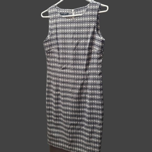 Mario Serrani B/W pattern dress Size 6 - Picture 3 of 7